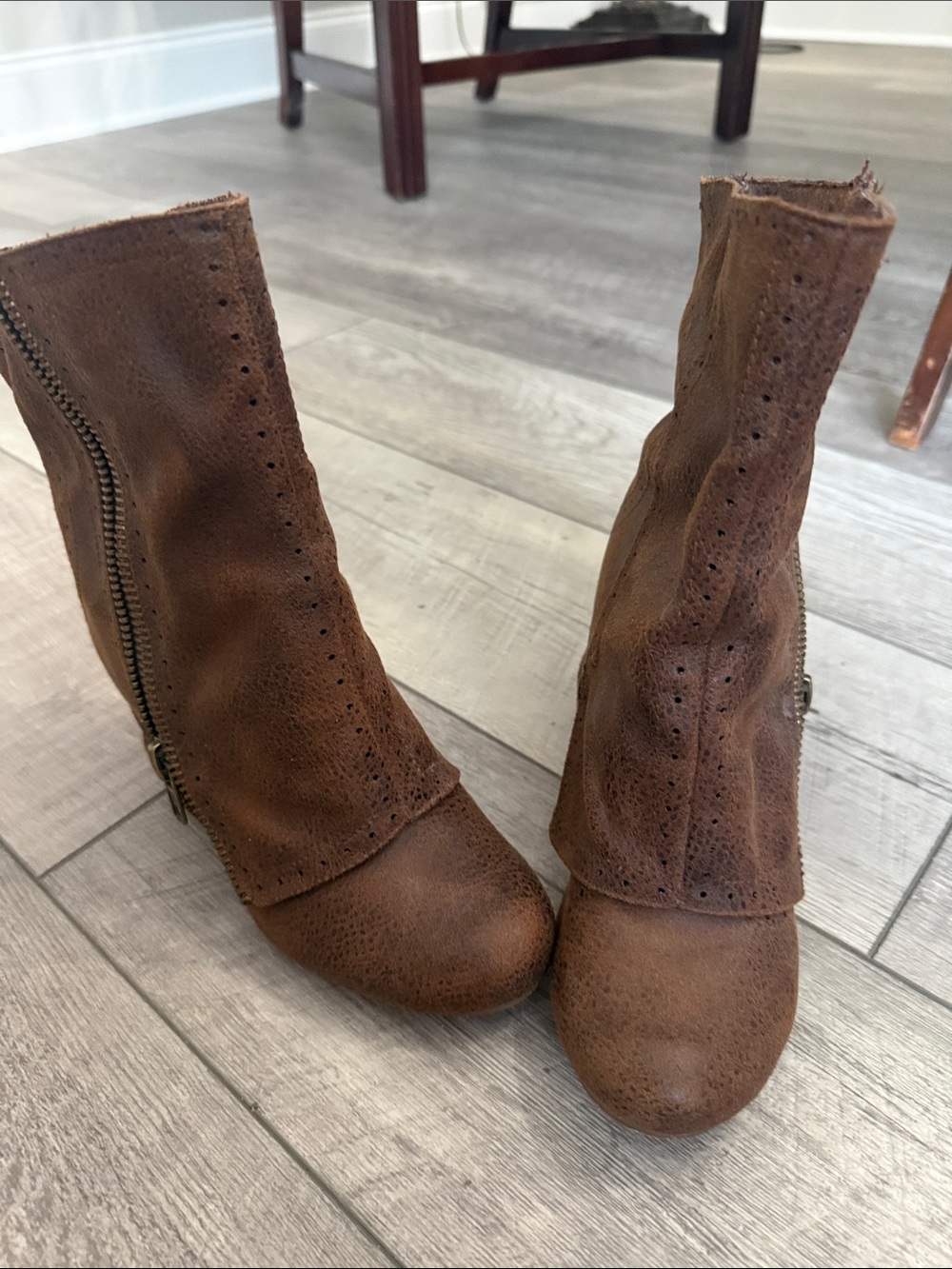 Not Rated Sz 7.5 Ankle Booties